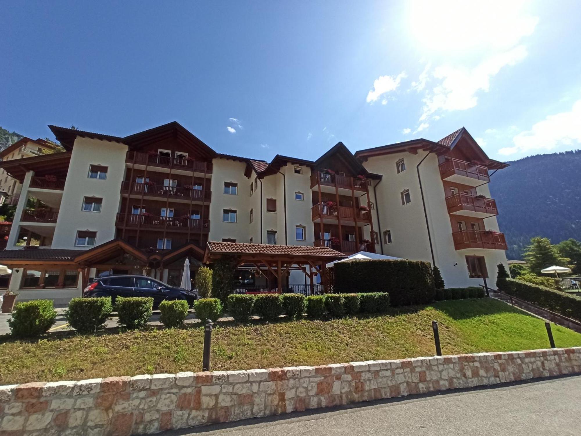 Hotel Zurigo Molveno Esterno foto