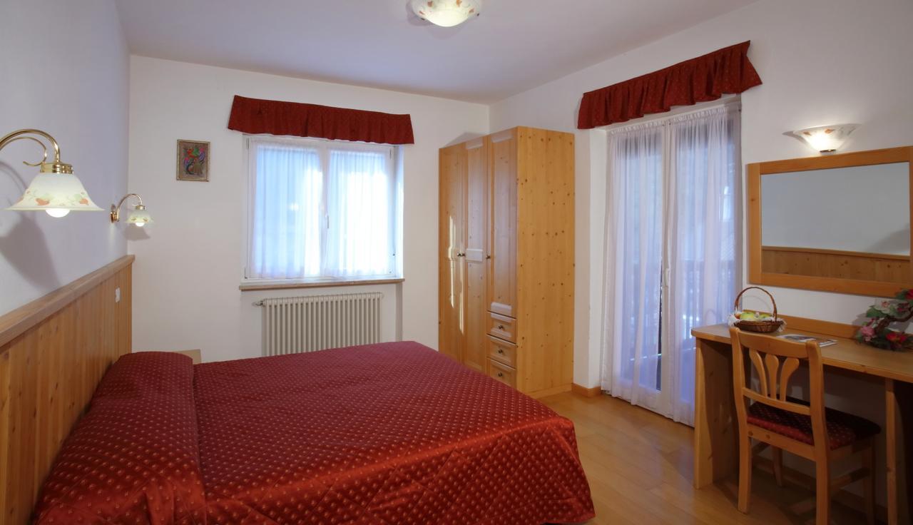 Hotel Zurigo Molveno Esterno foto