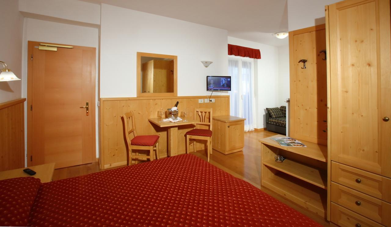 Hotel Zurigo Molveno Esterno foto