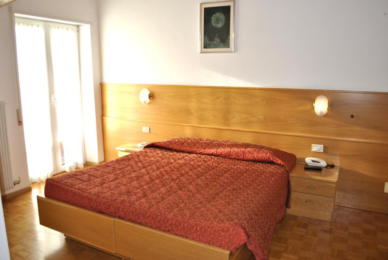 Hotel Zurigo Molveno Esterno foto