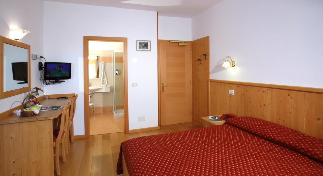 Hotel Zurigo Molveno Esterno foto
