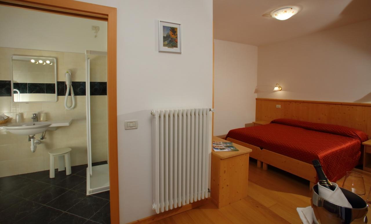 Hotel Zurigo Molveno Esterno foto