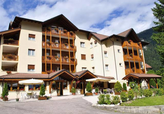 Hotel Zurigo Molveno Esterno foto